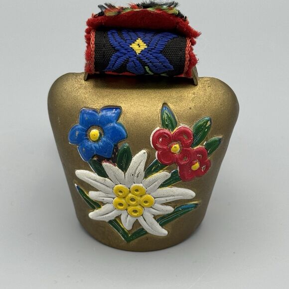 Vtg Hand Painted Edelweiss Flower Brass Swiss Cow Bell with Embroidered Strap - Picture 8 of 8